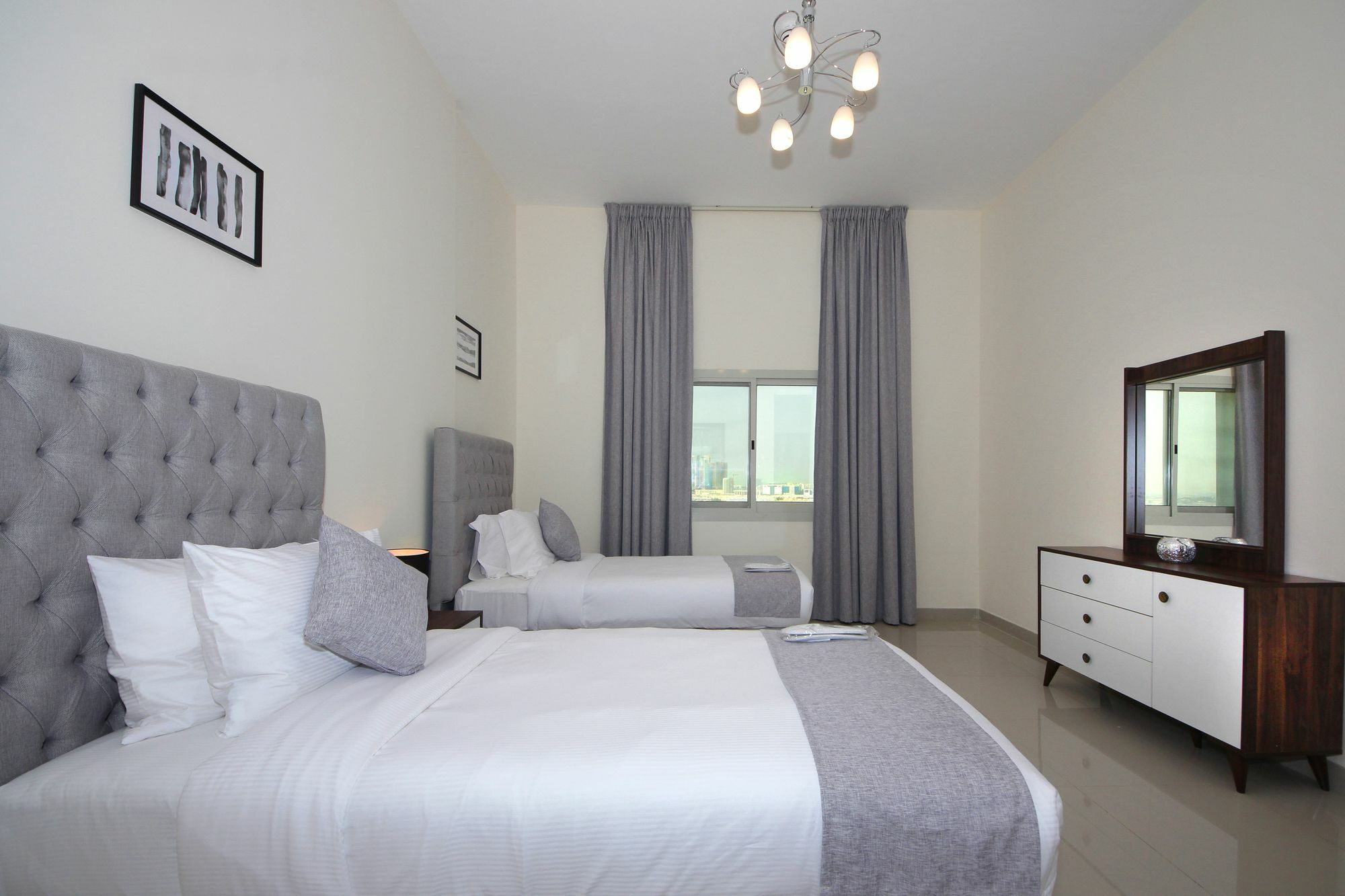 Spacious 2 Bedroom In Al Telal 11, Al Barsha 1 두바이 외부 사진