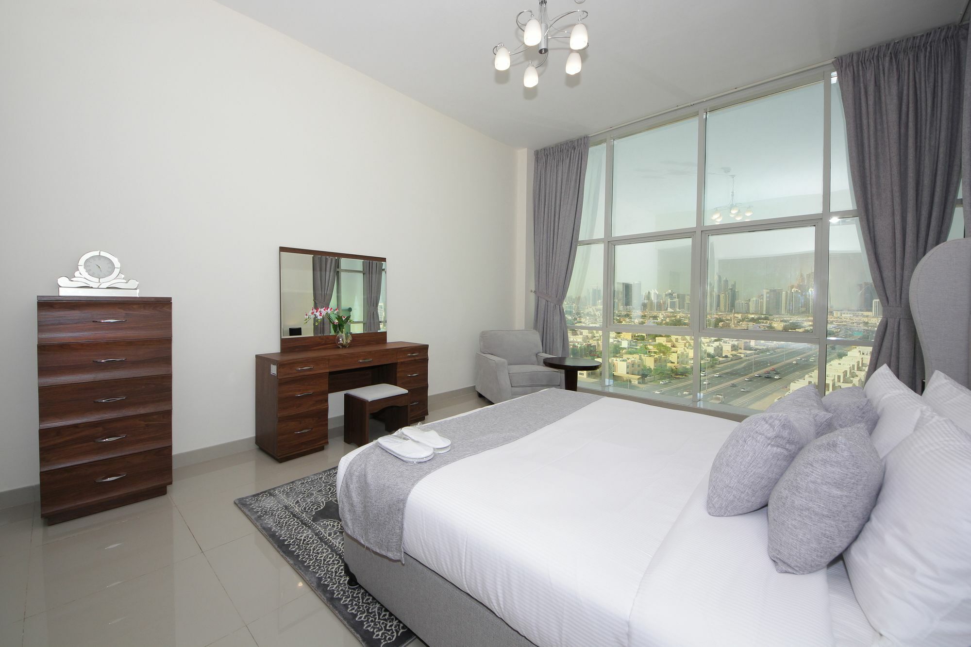 Spacious 2 Bedroom In Al Telal 11, Al Barsha 1 두바이 외부 사진
