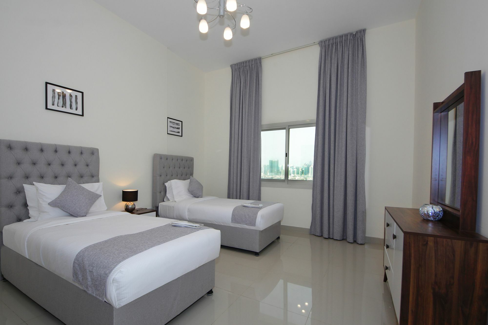 Spacious 2 Bedroom In Al Telal 11, Al Barsha 1 두바이 외부 사진
