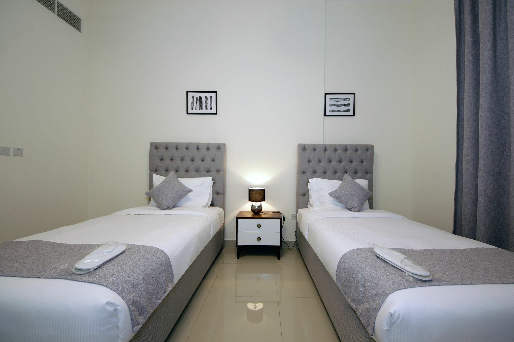Spacious 2 Bedroom In Al Telal 11, Al Barsha 1 두바이 외부 사진