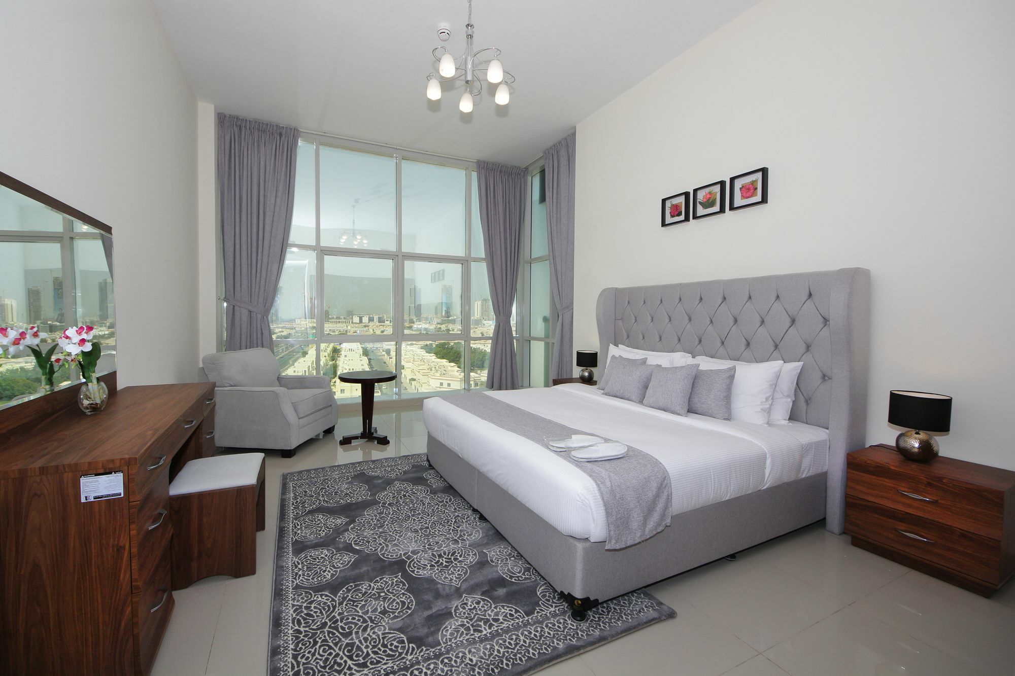 Spacious 2 Bedroom In Al Telal 11, Al Barsha 1 두바이 외부 사진