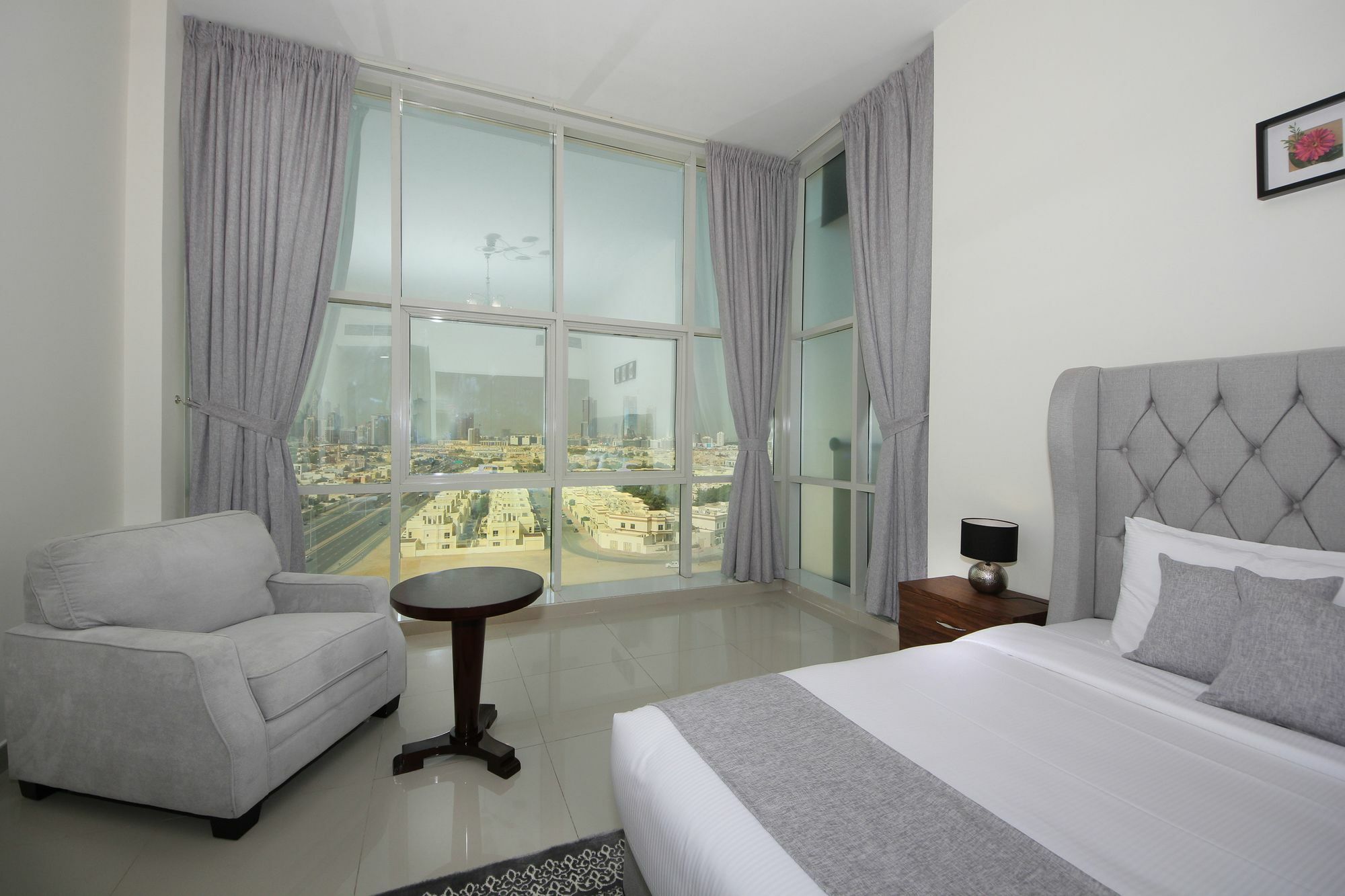 Spacious 2 Bedroom In Al Telal 11, Al Barsha 1 두바이 외부 사진